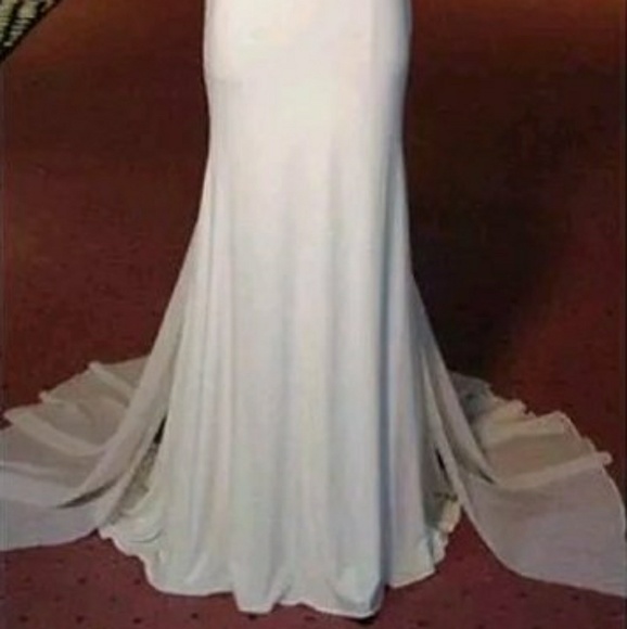 Bling with a twist gown - Picture 4 of 8